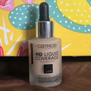 Catrice HD Liquid Coverage Foundation Light Beige